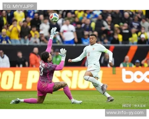 姆巴佩赛后与恩里克亲切交流并向前队友们表达一致意见