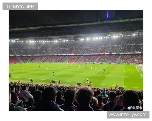 网红博主分享免费观赛秘诀：成为诺坎普建筑工人享受巴萨比赛